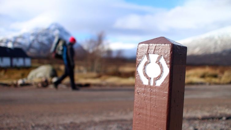 way-marker-near-Blackrock-Cottage