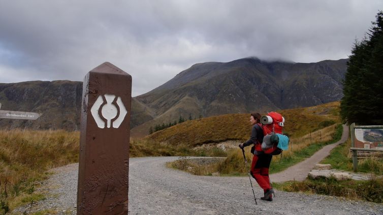 way-marker-on-path-in-glen-nevis