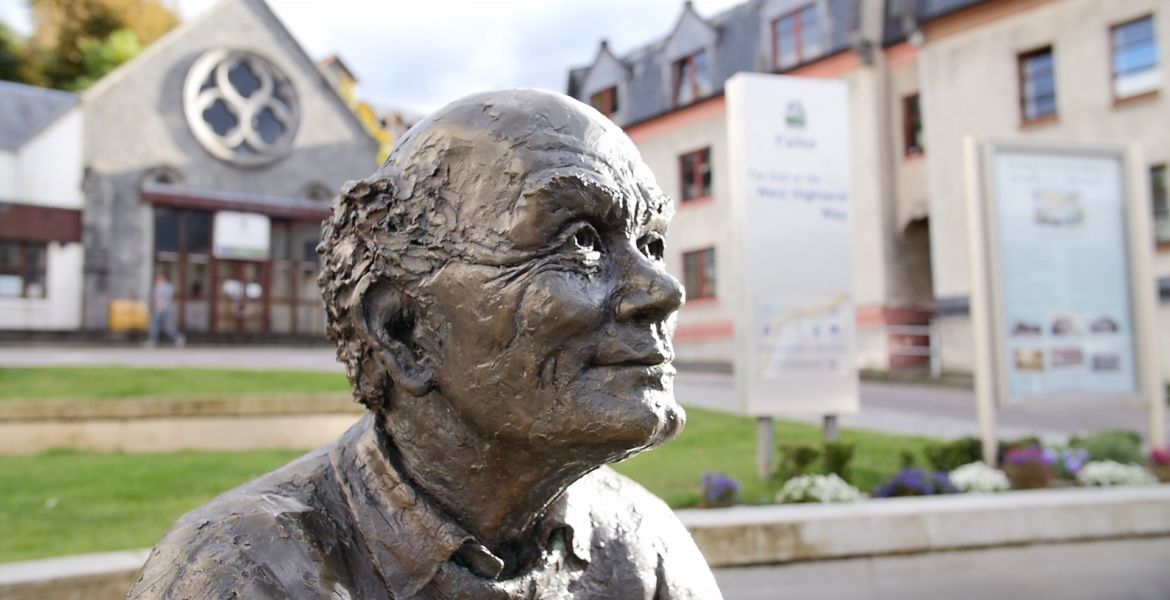 sore-feet-statue-at-end-of-West-Highland-Way