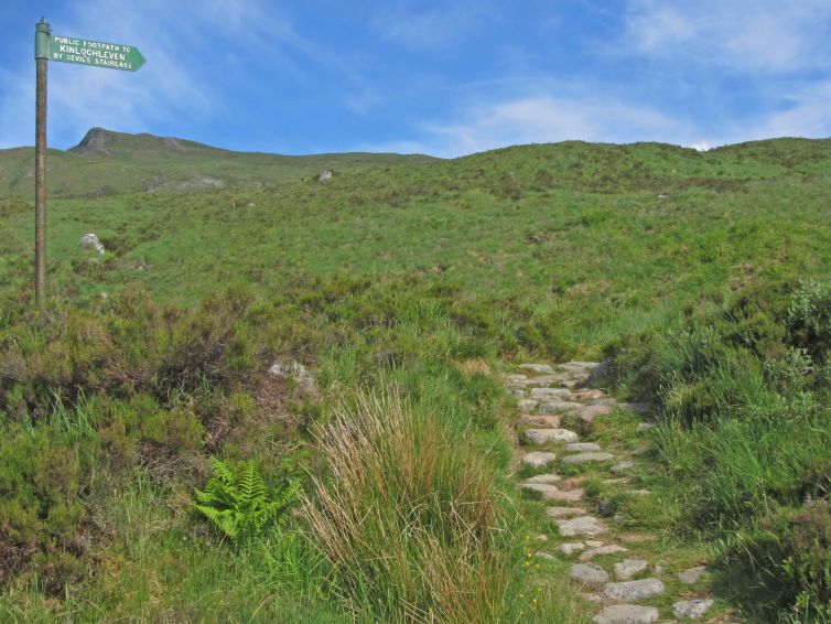 path-and-signpost-Devil's-Staircase