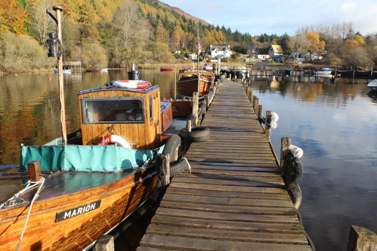 Boats-at-jetty-Balmaha-boatyard