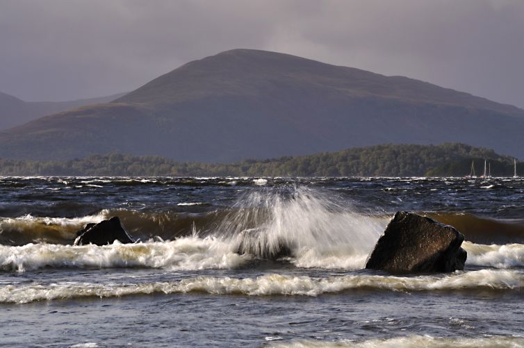 waves-at-Milarrochy-Bay