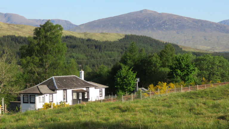 Taransay Cottage 768x432