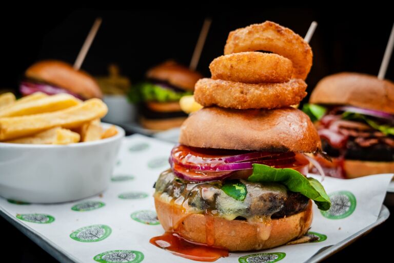 Classic Burger Reduced 768x512