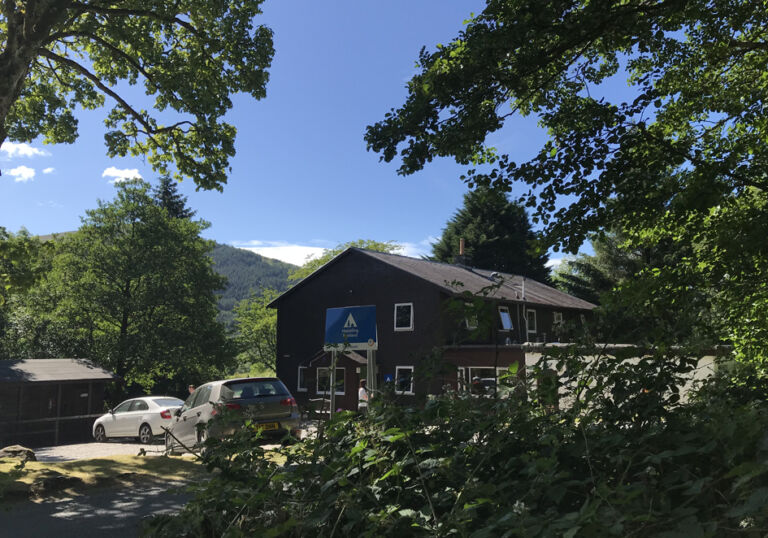 Glencoe Hostel Exterior 768x538