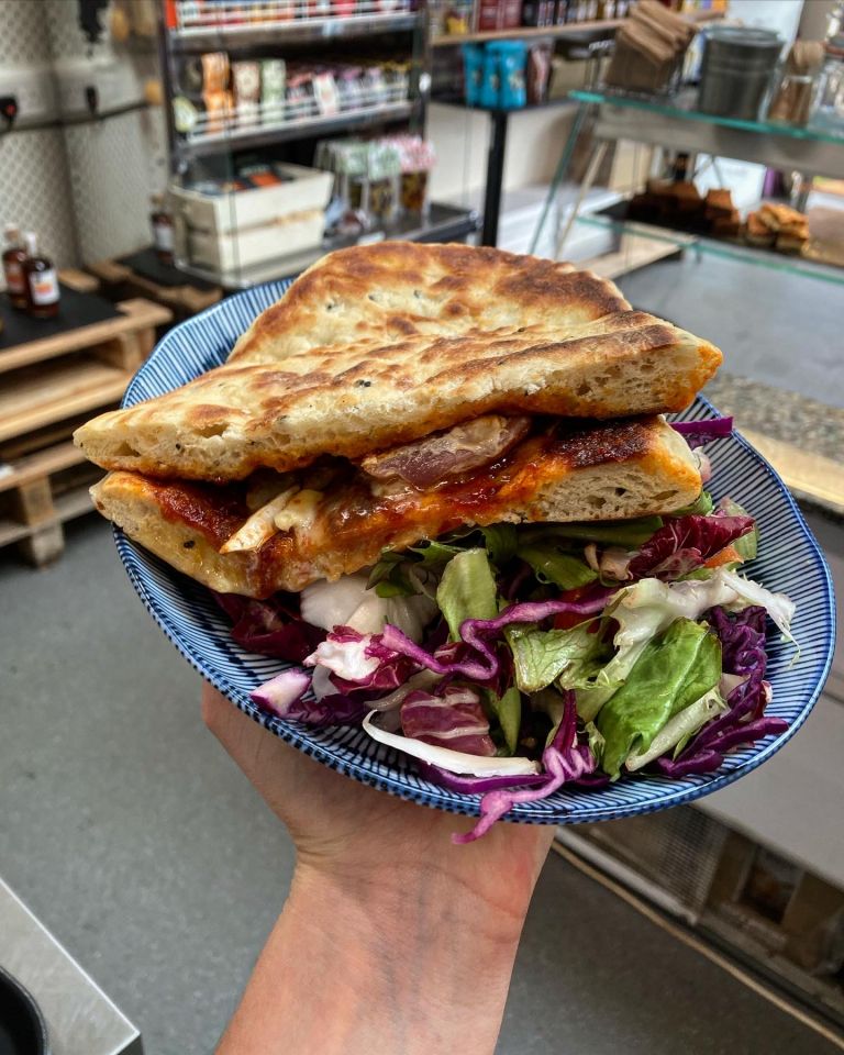 EBD4995C 0764 4E30 A4F8 2EE86BBC95E6 768x960